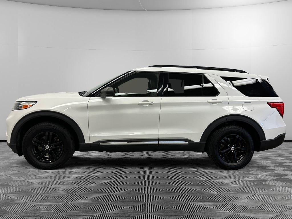 Used 2020 Ford Explorer XLT w/ Equipment Group 202A AWD/4WD image 2