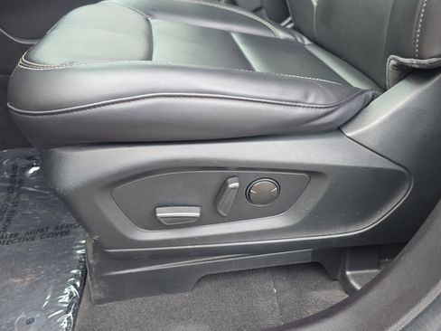 Used 2022 Ford Explorer XLT w/ Equipment Group 202A AWD/4WD image 22