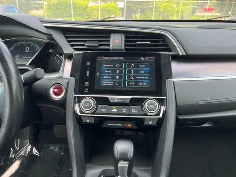 Used 2017 Honda Civic Touring image 22