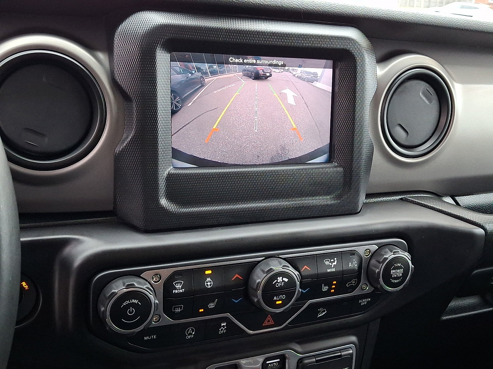 Used 2018 Jeep Wrangler Unlimited Sport S AWD/4WD image 18