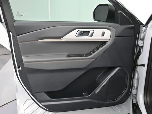 New 2026 Ford Explorer Active image 11