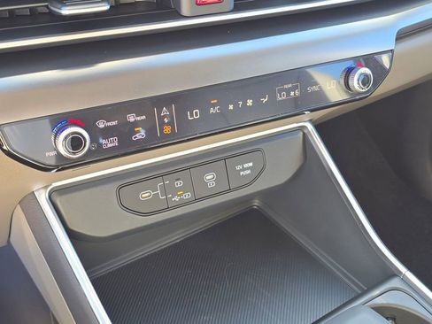 New 2026 Kia Carnival FWD image 25