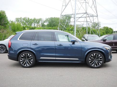 New 2026 Volvo XC90 B6 Plus AWD/4WD image 2