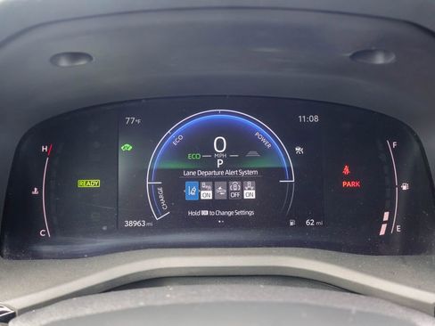 Used 2025 Toyota Camry SE FWD image 12