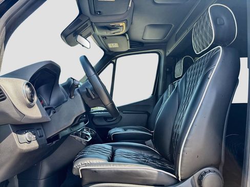 Used 2022 Mercedes-Benz Sprinter 3500 image 40