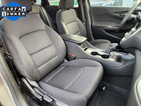 Used 2025 Chevrolet Malibu LT image 14