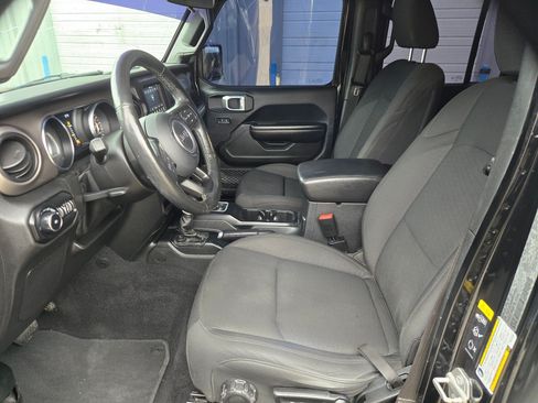 Used 2021 Jeep Wrangler Unlimited Sport AWD/4WD image 9