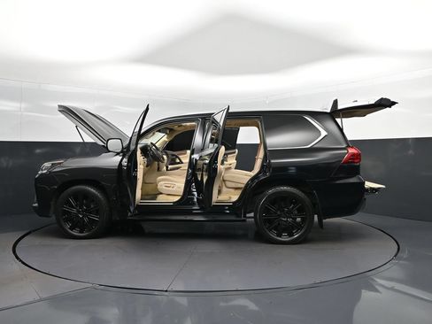 Used 2017 Lexus LX 570 4WD image 48