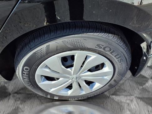 Certified 2025 Nissan Versa S w/ Trunk Package image 18