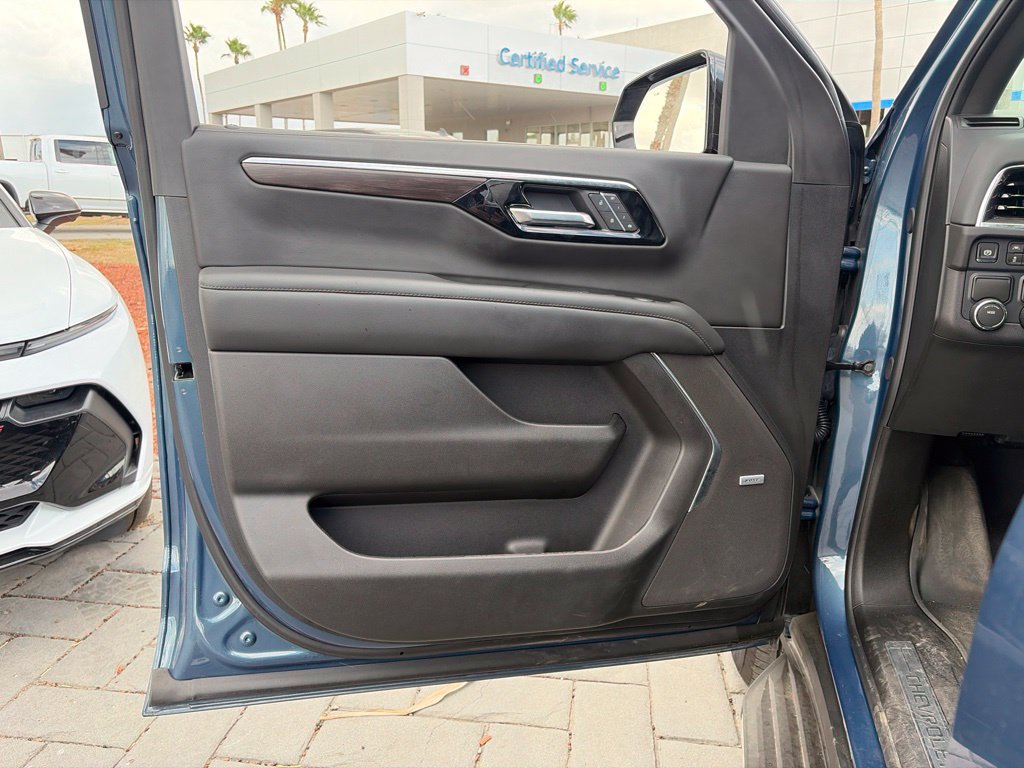 Used 2026 Chevrolet Tahoe LT w/ Comfort Package RWD image 14