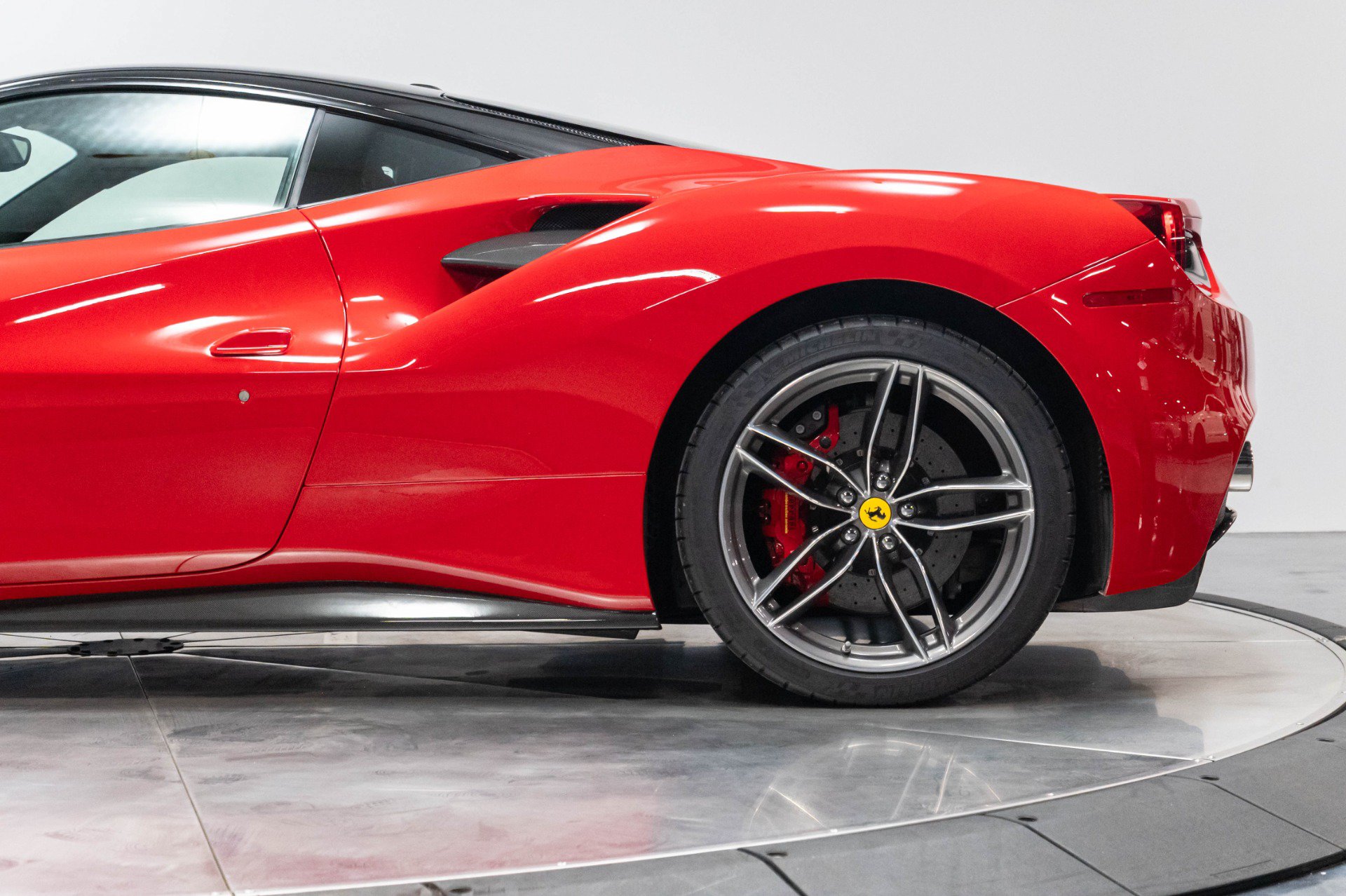 Used 2016 Ferrari 488 GTB RWD image 54