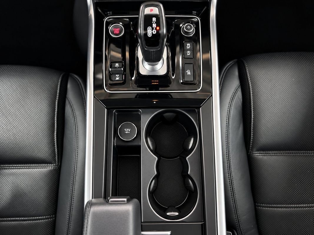 Used 2020 Jaguar XE S AWD/4WD image 35