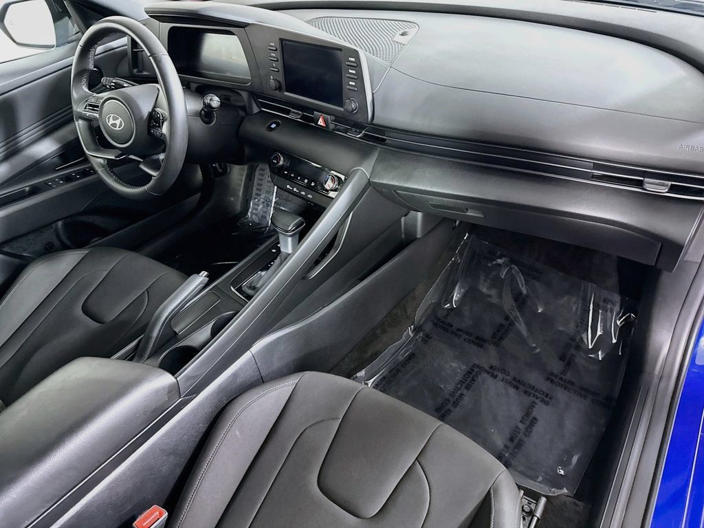 Certified 2025 Hyundai Elantra Sport FWD image 30
