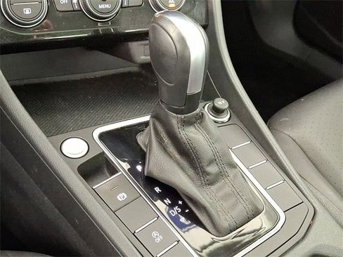 Used 2020 Volkswagen Jetta SE image 17