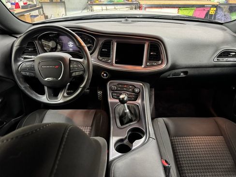 Used 2018 Dodge Challenger R/T w/ Driver Convenience Group image 17