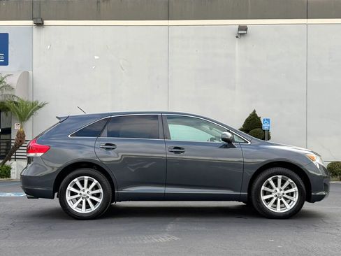 Used 2012 Toyota Venza LE AWD/4WD image 3