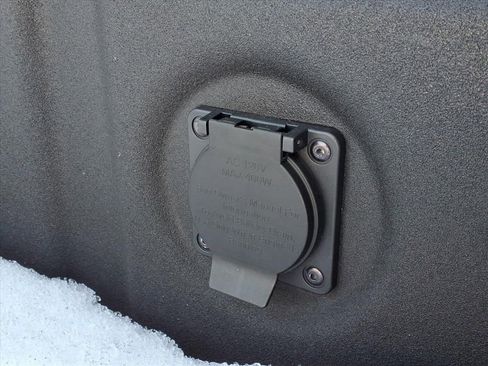 Used 2022 Nissan Frontier SV image 6