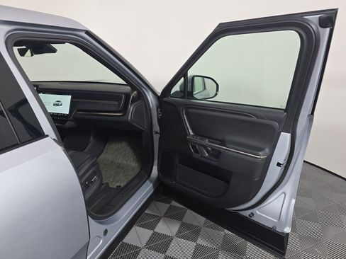 Used 2024 Rivian R1T Adventure AWD/4WD image 18