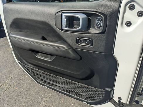 Used 2021 Jeep Wrangler Unlimited Sahara AWD/4WD image 19