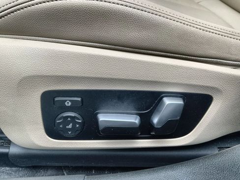 Used 2019 BMW 330i xDrive Sedan w/ Convenience Package AWD/4WD image 14