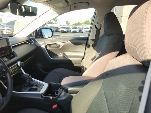 Used 2023 Toyota RAV4 LE image 17