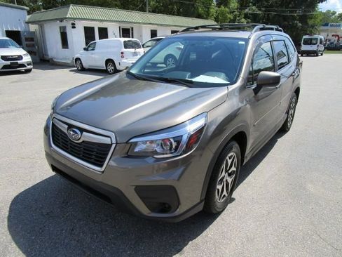 Used 2019 Subaru Forester Premium w/ Popular Package #1 AWD/4WD image 2