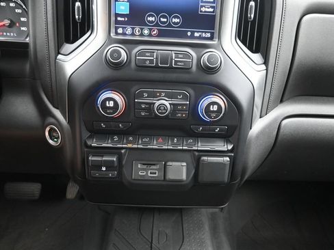Certified 2019 Chevrolet Silverado 1500 LT w/ All-Star Edition AWD/4WD image 18