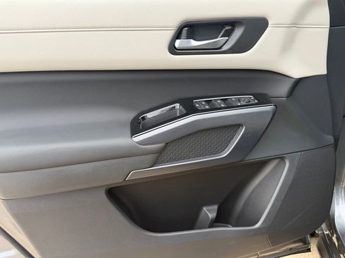 New 2026 Nissan Pathfinder SL FWD image 21