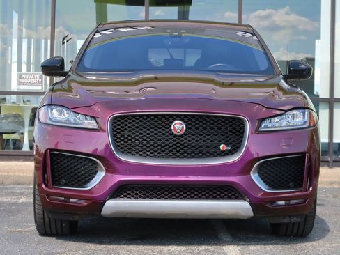 Used 2020 Jaguar F-PACE S image 2