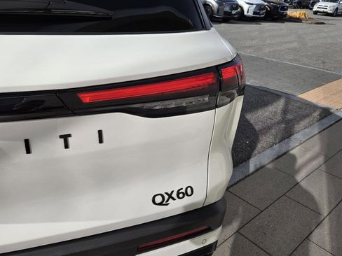 Certified 2025 INFINITI QX60 Luxe w/ Black Edition image 13