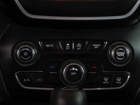 Used 2020 Jeep Cherokee Latitude image 20