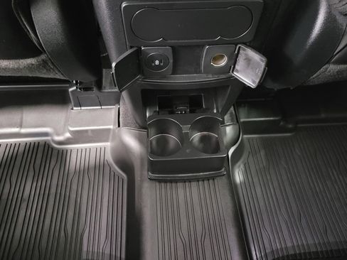 Used 2023 Ford Explorer XLT w/ Equipment Group 202A image 8