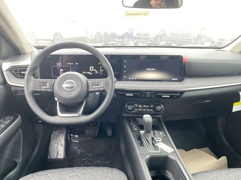 New 2026 Nissan Kicks SV image 5