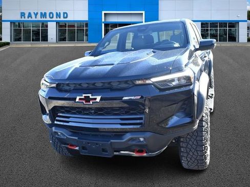 Certified 2025 Chevrolet Colorado ZR2 w/ Midnight Edition image 8