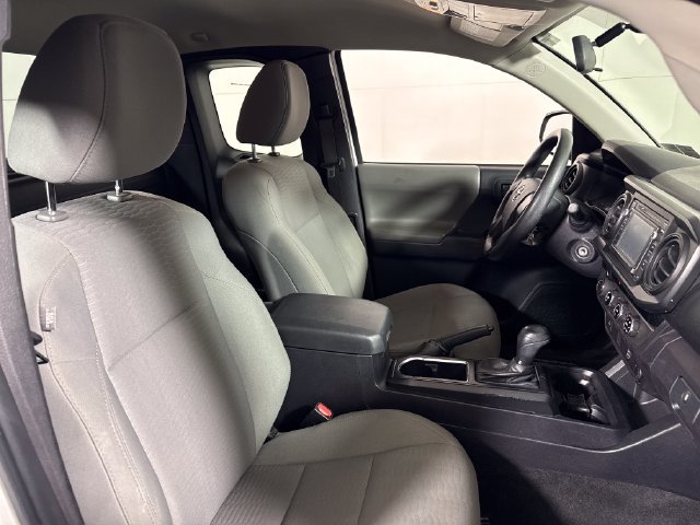 Used 2017 Toyota Tacoma SR AWD/4WD image 14