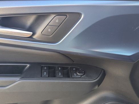 Used 2025 Chevrolet Equinox EV LT w/ Convenience Package image 14