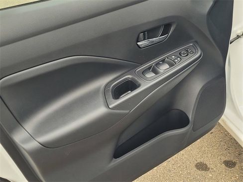 New 2025 Nissan Versa SV image 8
