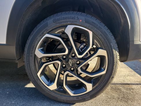 Used 2025 Chevrolet Trax RS w/ Sunroof Package image 8