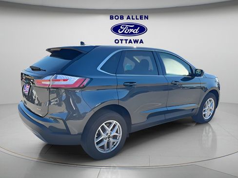 Used 2024 Ford Edge SEL w/ Convenience Package image 8