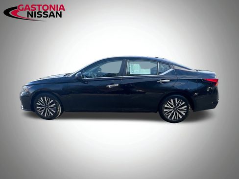 Used 2024 Nissan Altima 2.5 SV image 5