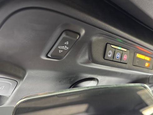 Used 2019 Chevrolet Camaro LT image 19