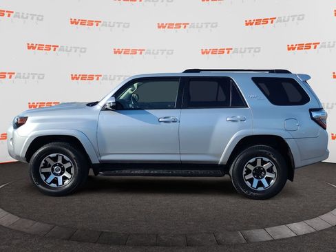 Used 2020 Toyota 4Runner TRD Off-Road Premium AWD/4WD image 2