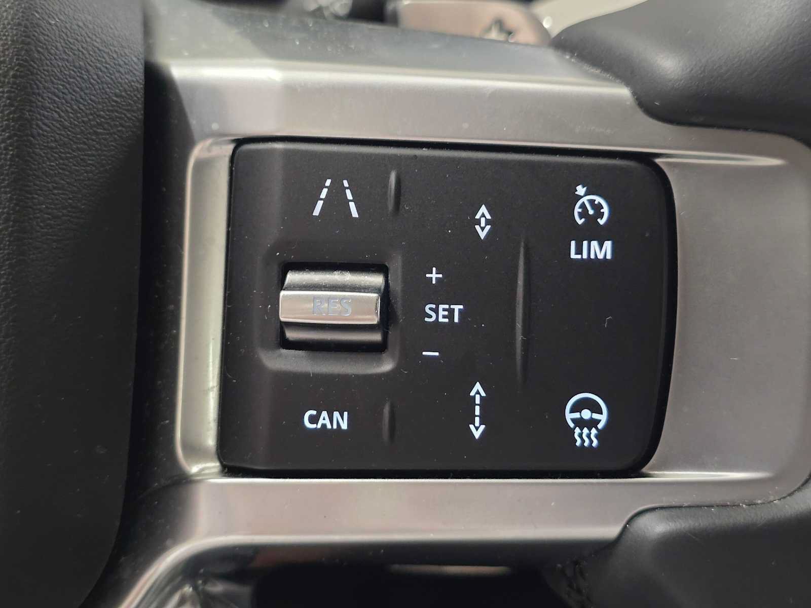 Used 2025 Land Rover Discovery S AWD/4WD image 33