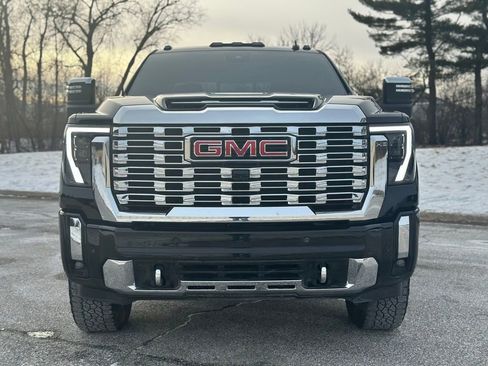 Used 2025 GMC Sierra 2500 Denali w/ Denali Reserve Package image 2
