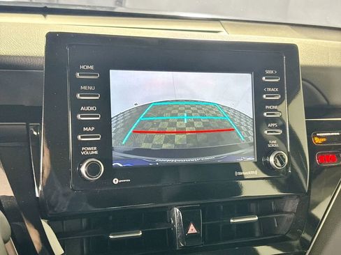 Used 2024 Toyota Camry SE image 16