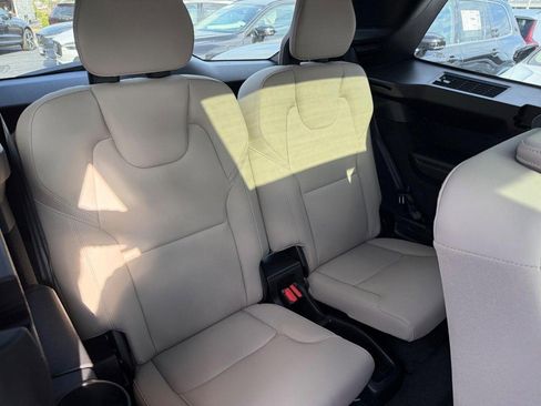 New 2026 Volvo XC90 B5 Core image 4