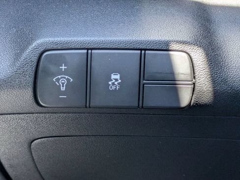 Used 2025 Hyundai Elantra Sport FWD image 25