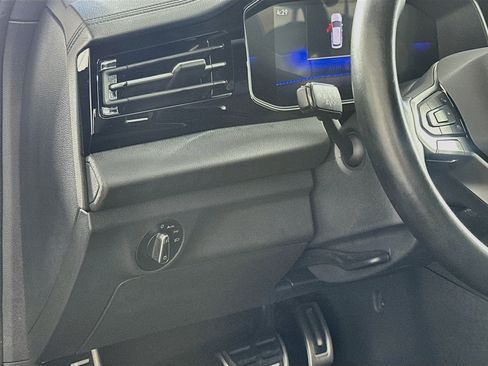 Used 2025 Volkswagen Jetta Sport FWD image 17