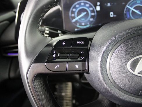 Certified 2025 Hyundai Elantra SEL image 20