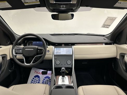 Used 2023 Land Rover Discovery Sport SE image 13